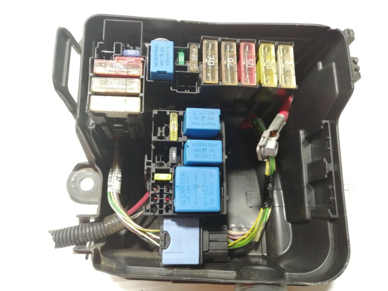 Recambio de caja reles / fusibles para dacia dokker ambiance referencia OEM IAM 243825499R  