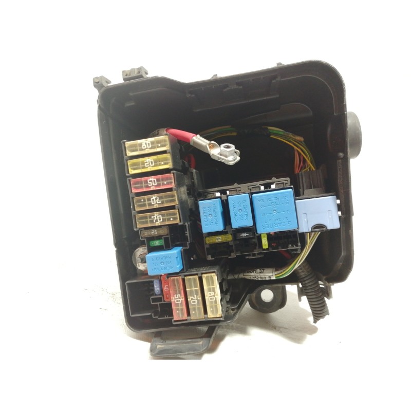 Recambio de caja reles / fusibles para dacia dokker ambiance referencia OEM IAM 243825499R  