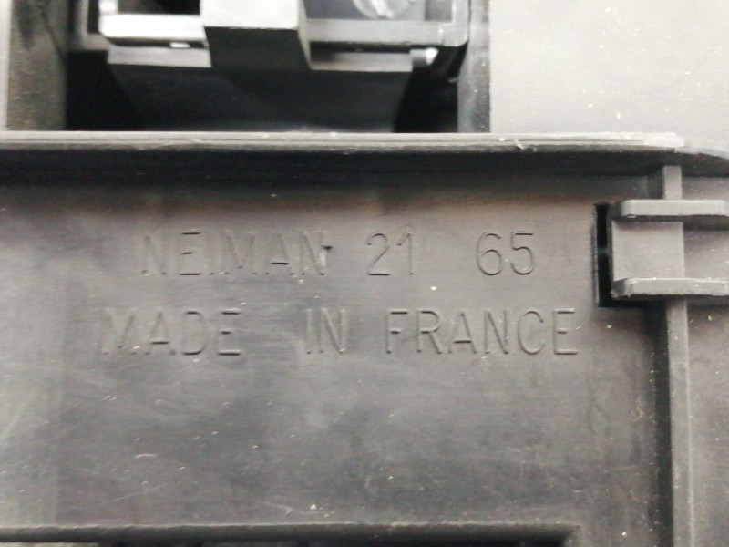 Recambio de piloto trasero izquierdo para renault 19 (b/c/l53) referencia OEM IAM 7700783993A  