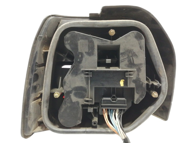 Recambio de piloto trasero derecho para renault 19 (b/c/l53) referencia OEM IAM 7700783994AJ  