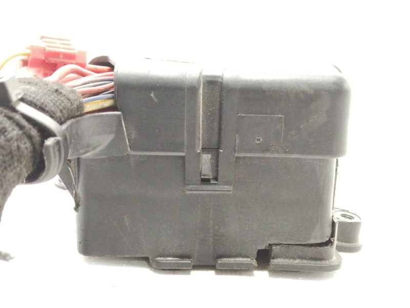 Recambio de caja reles / fusibles para audi a6 berlina (4f2) 2.0 tdi referencia OEM IAM 8D1941824  