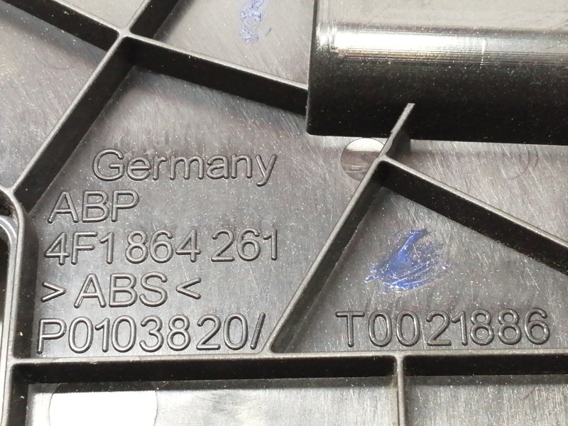 Recambio de guarnecido porton trasero para audi a6 berlina (4f2) 2.0 tdi referencia OEM IAM 4F1864261  