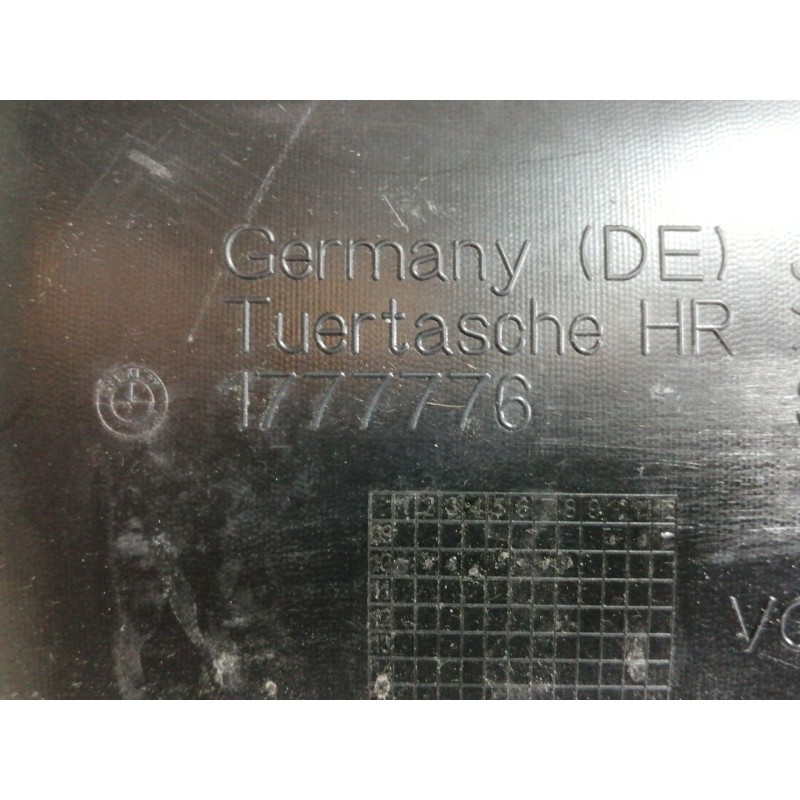 Recambio de guarnecido puerta trasera derecha para bmw serie 5 lim. (f10) 520d referencia OEM IAM 1777776  