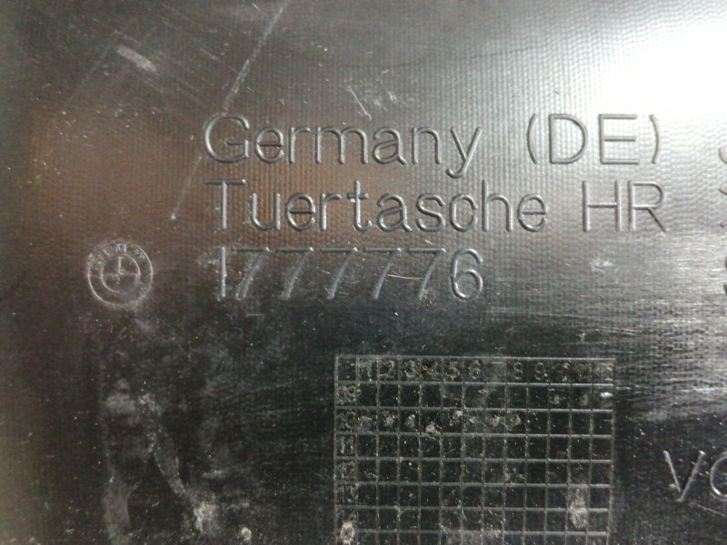 Recambio de guarnecido puerta trasera derecha para bmw serie 5 lim. (f10) 520d referencia OEM IAM 1777776  