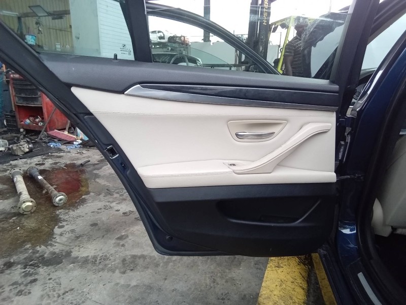 Recambio de guarnecido puerta trasera izquierda para bmw serie 5 lim. (f10) 520d referencia OEM IAM 1777775  