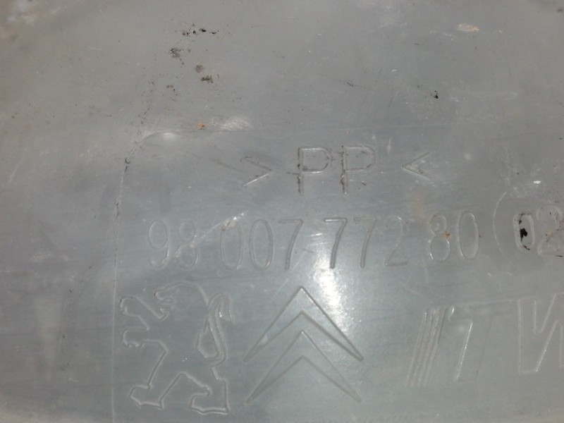 Recambio de deposito expansion para citroën c4 cactus feel edition referencia OEM IAM 9800777280  