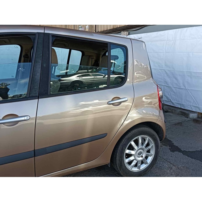 Recambio de puerta trasera izquierda para renault modus authentique referencia OEM IAM   