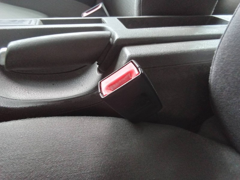 Recambio de enganche cinturon delantero izquierdo para audi a4 berlina (8e) 1.9 tdi (96kw) referencia OEM IAM 8E0857755C  