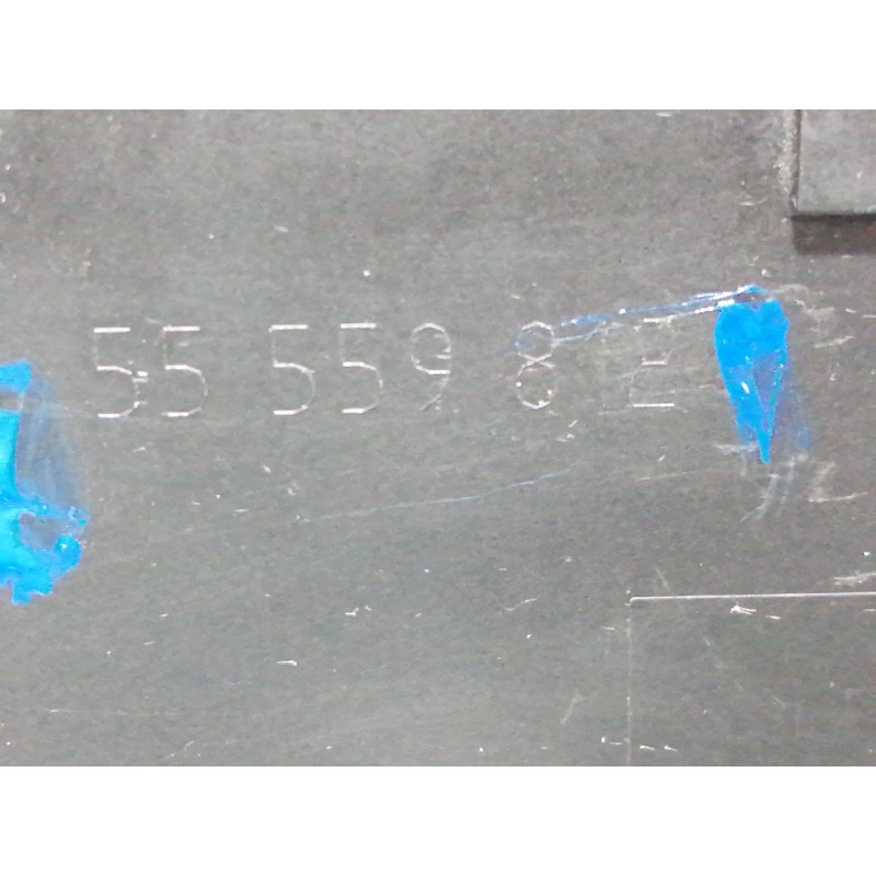 Recambio de tapa motor para opel meriva cosmo referencia OEM IAM 55351691  