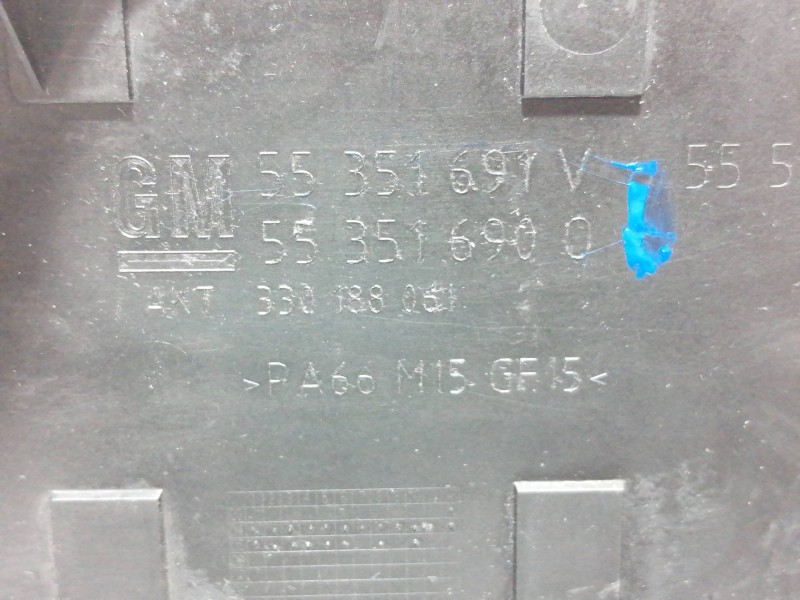 Recambio de tapa motor para opel meriva cosmo referencia OEM IAM 55351691  