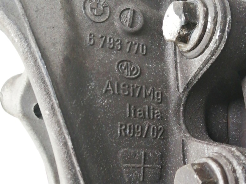 Recambio de mangueta trasera derecha para bmw serie 5 lim. (f10) 520d referencia OEM IAM 6793770  