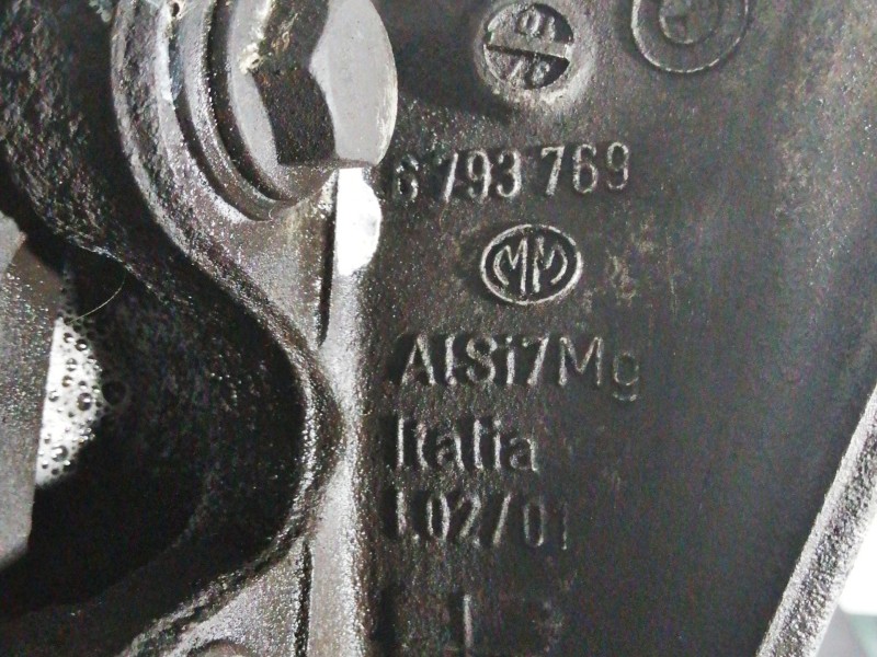 Recambio de mangueta trasera izquierda para bmw serie 5 lim. (f10) 520d referencia OEM IAM 6793769  