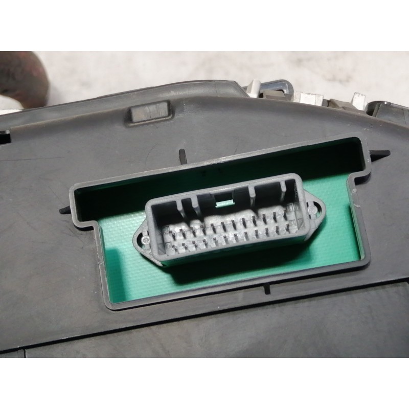 Recambio de cuadro instrumentos para renault megane ii berlina 5p authentique referencia OEM IAM 8200408798  