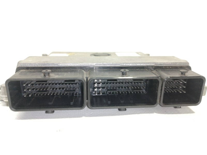 Recambio de centralita motor uce para dacia sandero stepway referencia OEM IAM A2C1692220001 237109221R 