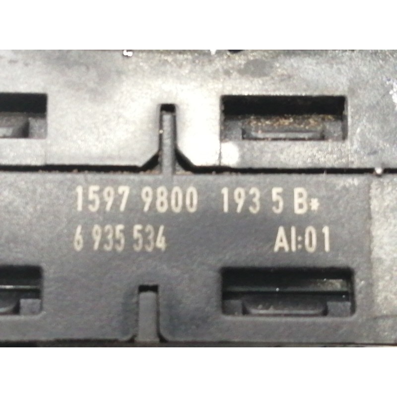 Recambio de mando elevalunas trasero derecho para bmw serie 3 berlina (e90) 320d referencia OEM IAM 15979800  