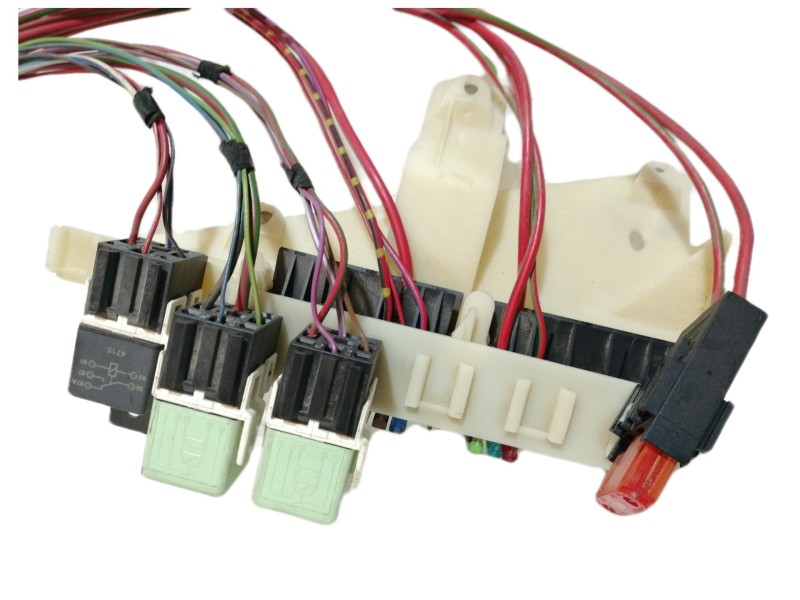 Recambio de caja reles / fusibles para bmw serie 5 berlina (e39) 528i referencia OEM IAM   