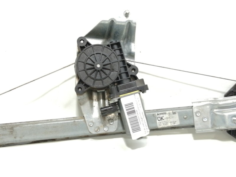 Recambio de elevalunas delantero derecho para dacia sandero stepway referencia OEM IAM 807209299R  