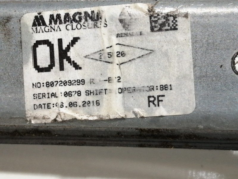 Recambio de elevalunas delantero derecho para dacia sandero stepway referencia OEM IAM 807209299R  