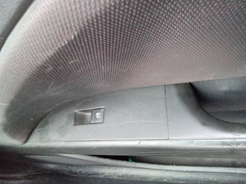 Recambio de mando elevalunas delantero derecho para seat leon (1p1) comfort limited referencia OEM IAM 7L69598558  