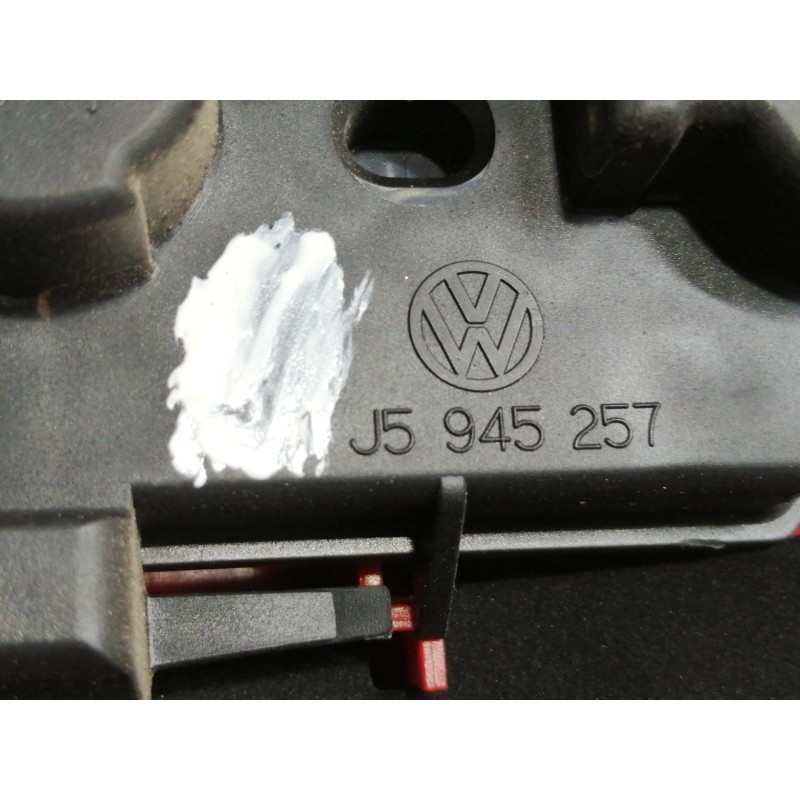 Recambio de piloto trasero izquierdo para volkswagen bora berlina (1j2) conceptline referencia OEM IAM 1J5945257  