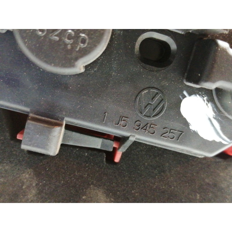 Recambio de piloto trasero derecho para volkswagen bora berlina (1j2) conceptline referencia OEM IAM 1J5945257  