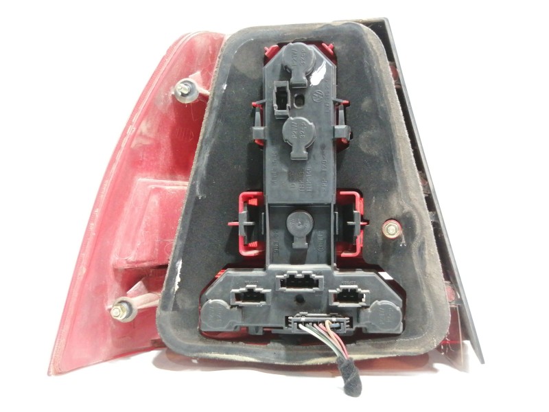 Recambio de piloto trasero derecho para volkswagen bora berlina (1j2) conceptline referencia OEM IAM 1J5945257  