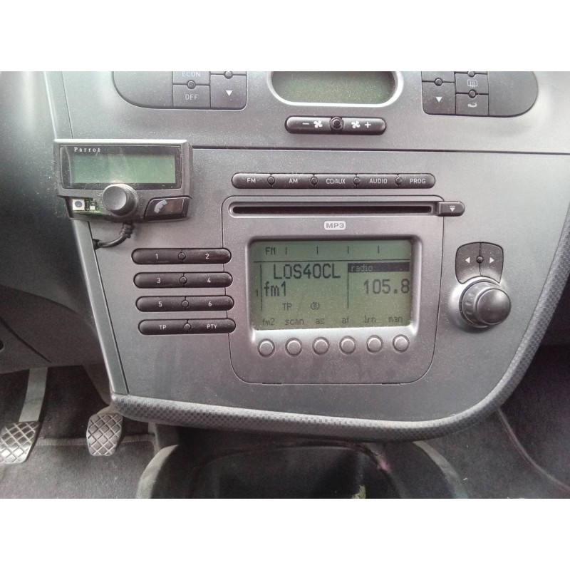 Recambio de sistema audio / radio cd para seat leon (1p1) comfort limited referencia OEM IAM W01P1035186B W01P1035186BN87 