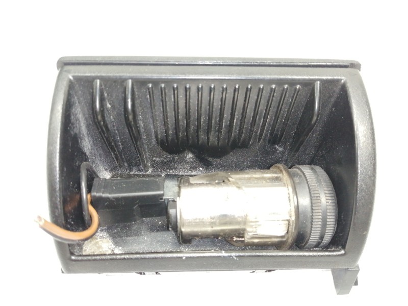 Recambio de cenicero para opel vectra b berlina básico referencia OEM IAM 3061502  