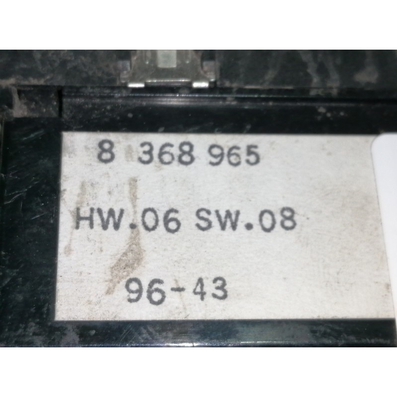 Recambio de mando elevalunas delantero izquierdo para bmw serie 5 berlina (e39) 528i referencia OEM IAM 8368965  