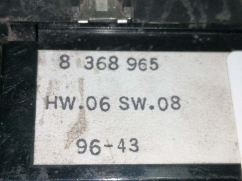 Recambio de mando elevalunas delantero izquierdo para bmw serie 5 berlina (e39) 528i referencia OEM IAM 8368965  