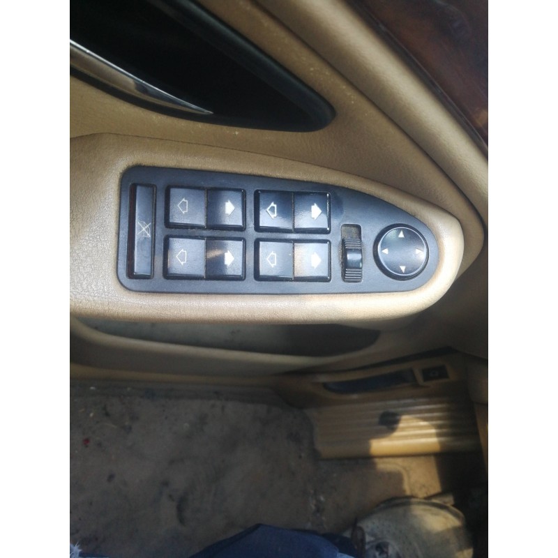 Recambio de mando elevalunas delantero izquierdo para bmw serie 5 berlina (e39) 528i referencia OEM IAM 8368965  