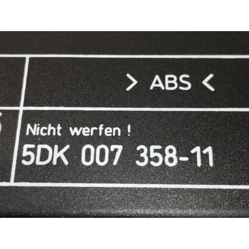 Recambio de modulo electronico para bmw serie 5 berlina (e39) 528i referencia OEM IAM 5DK00735811  