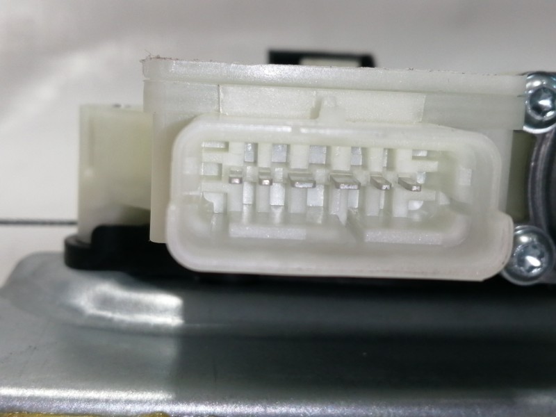 Recambio de elevalunas trasero derecho para nissan qashqai (j11) acenta referencia OEM IAM 82700HV00C C88540103 