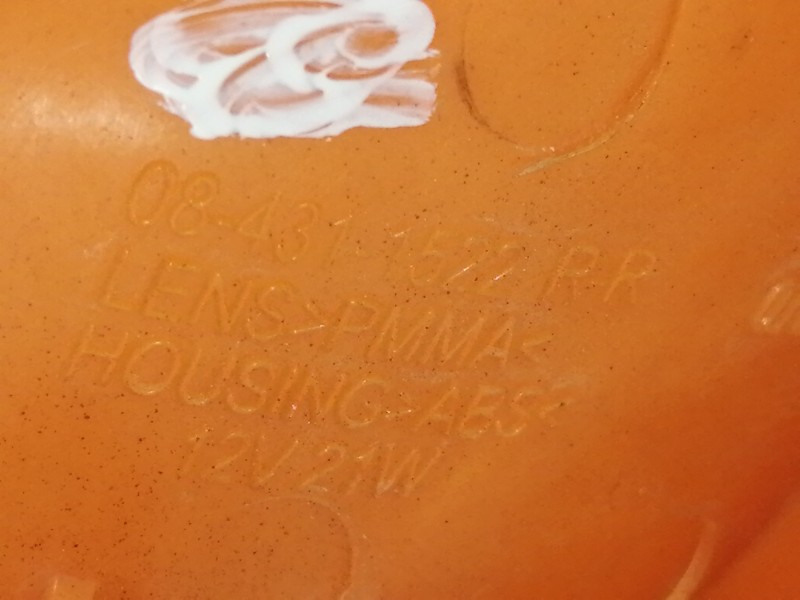 Recambio de piloto delantero derecho para ford escort berlina 1.3 referencia OEM IAM   