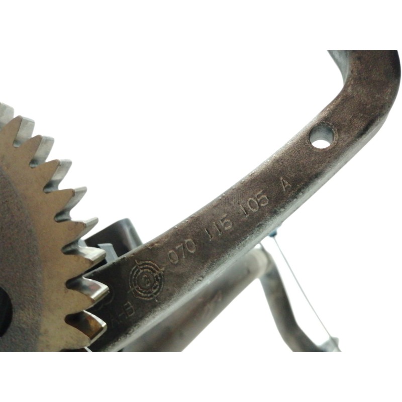 Recambio de bomba aceite para volkswagen touareg (7la) tdi r5 referencia OEM IAM 070115153  