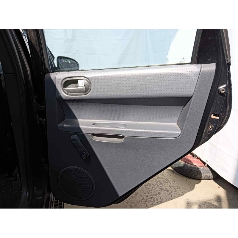 Recambio de guarnecido puerta trasera derecha para mitsubishi colt berlina 5 (z30a) 1.3 atlantis referencia OEM IAM   