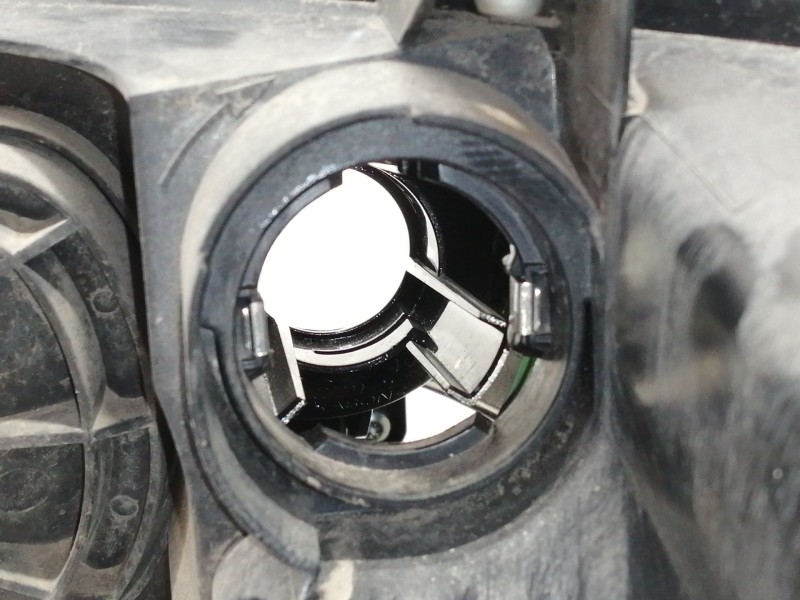 Recambio de faro derecho para mazda 6 berlina (gg) 2.3 cat referencia OEM IAM 1307329086 2285510600 F014003907