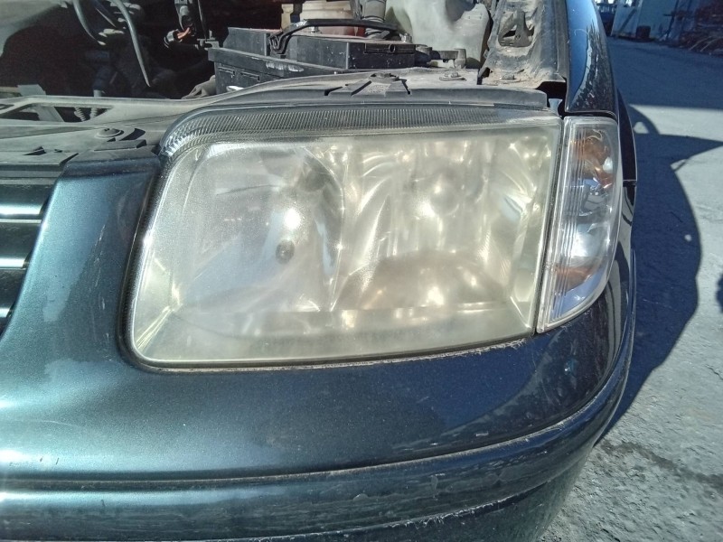 Recambio de faro izquierdo para volkswagen polo berlina (6n2) conceptline referencia OEM IAM   