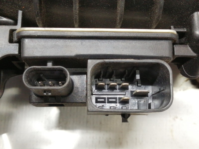 Recambio de colector admision para bmw serie 5 lim. (f10) 520d referencia OEM IAM 78079910 85064060 / 781085605 108452S10