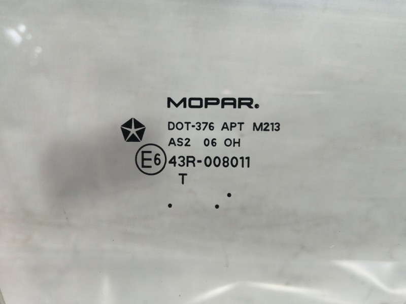 Recambio de luna delantera derecha para dodge caliber s referencia OEM IAM E643R008011  DELANTERO DERECHO