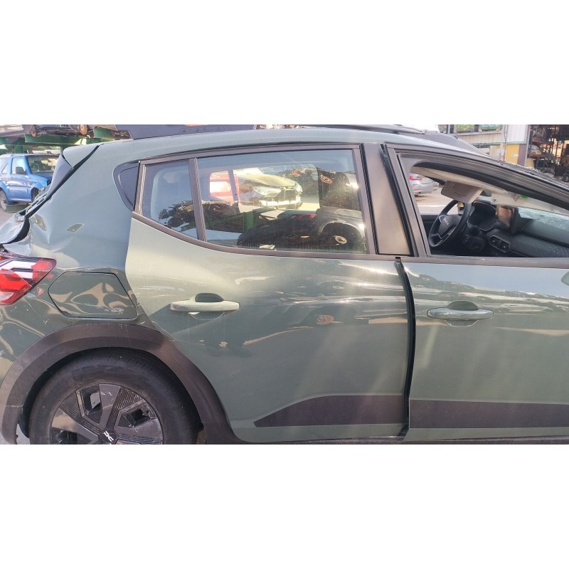 Recambio de puerta trasera derecha para dacia sandero iii 1.0 tce 90 referencia OEM IAM 821002247R  