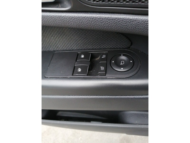 Recambio de mando elevalunas delantero izquierdo para opel zafira b cosmo referencia OEM IAM 13228706  
