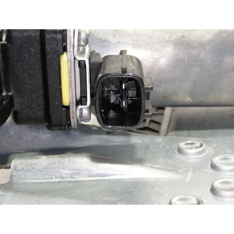 Recambio de elevalunas delantero derecho para dacia sandero stepway ambiance referencia OEM IAM M13616000 807209299 ELECTRICO