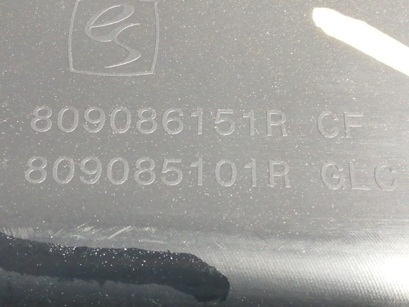 Recambio de guarnecido puerta delantera derecha para dacia sandero stepway ambiance referencia OEM IAM 809008927R 809103650R / 8