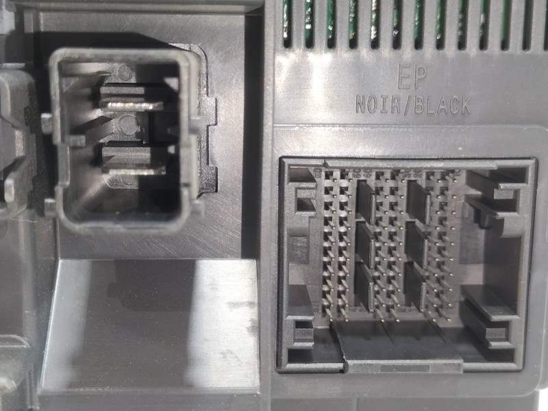 Recambio de caja reles / fusibles para citroën c4 cactus feel edition referencia OEM IAM 9807531680  