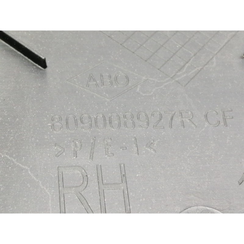 Recambio de guarnecido puerta delantera derecha para dacia sandero stepway ambiance referencia OEM IAM 809008927R 809103650R / 8