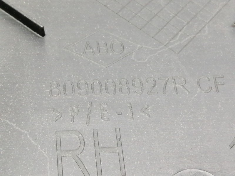 Recambio de guarnecido puerta delantera derecha para dacia sandero stepway ambiance referencia OEM IAM 809008927R 809103650R / 8