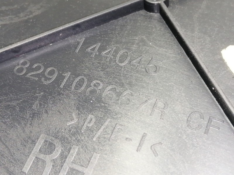 Recambio de guarnecido puerta trasera derecha para dacia sandero stepway ambiance referencia OEM IAM 829108667R 829A05153R 80908