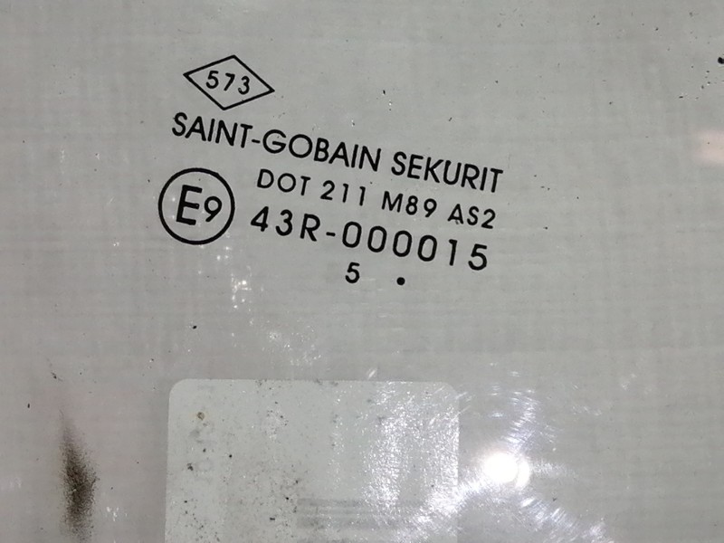 Recambio de luna delantera derecha para dacia sandero stepway ambiance referencia OEM IAM 43R000015 DOT211M89AS2 