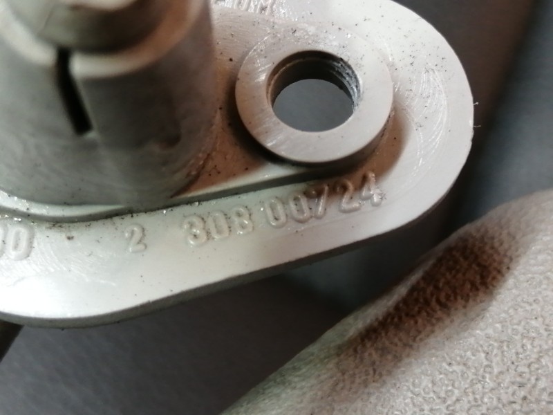 Recambio de parasol derecho para volvo v40 familiar 2.0 16v cat referencia OEM IAM 30800724  